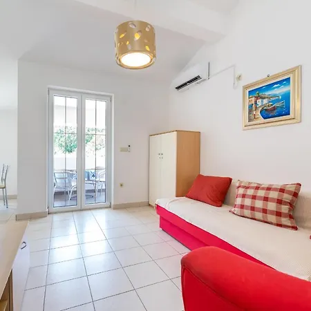 Apartments Melania & Antonia Baska  Exterior photo